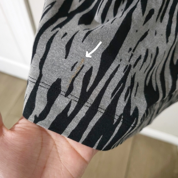 BCBGENERATION Black Grey Zebra Print Vneck Fitted Long Sleeve Mini Dress L - Picture 5 of 16